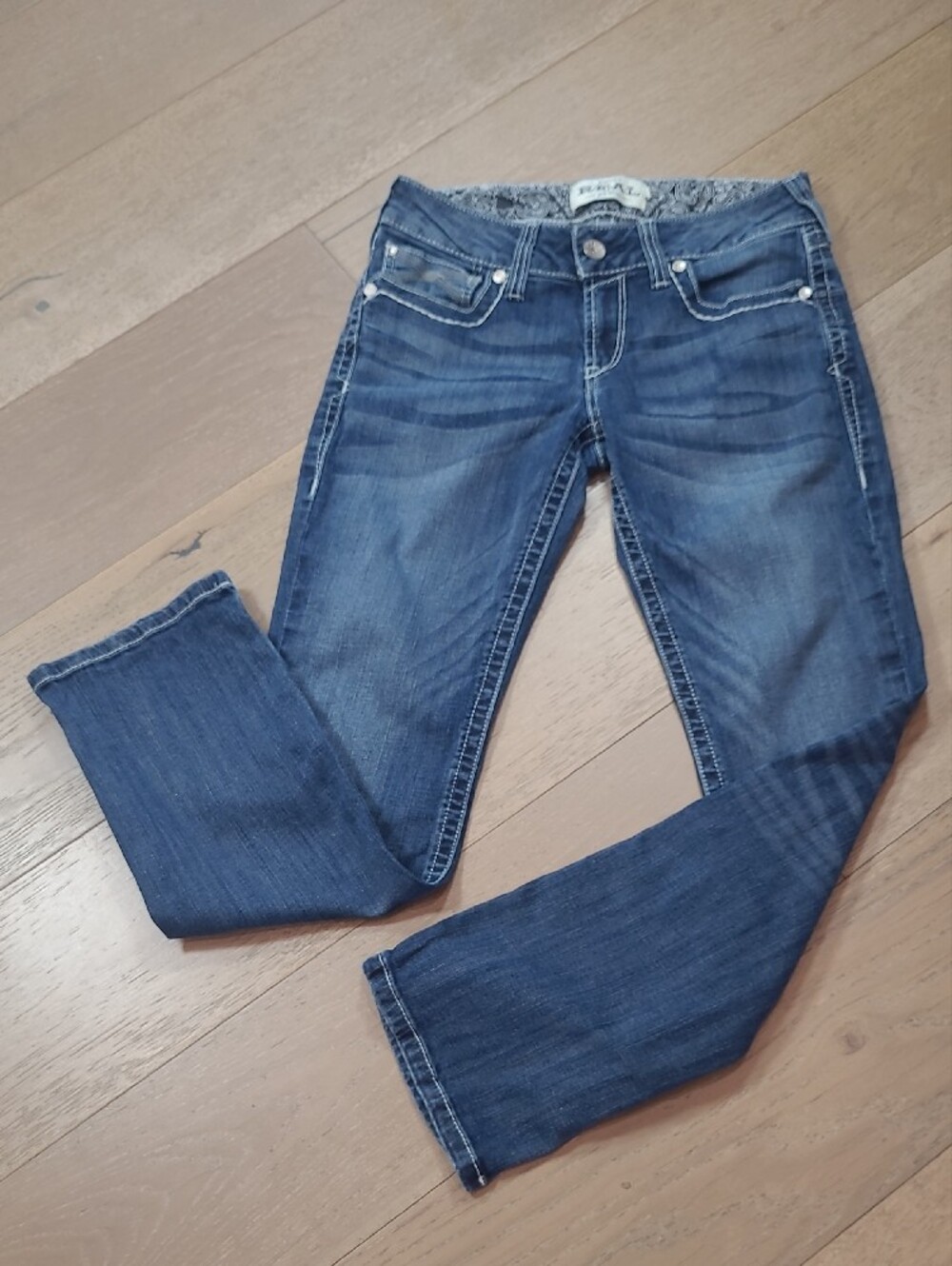 EUC Ariat REAL Denim Jeans Women's sz 29S Dresden Mid Rise Straight